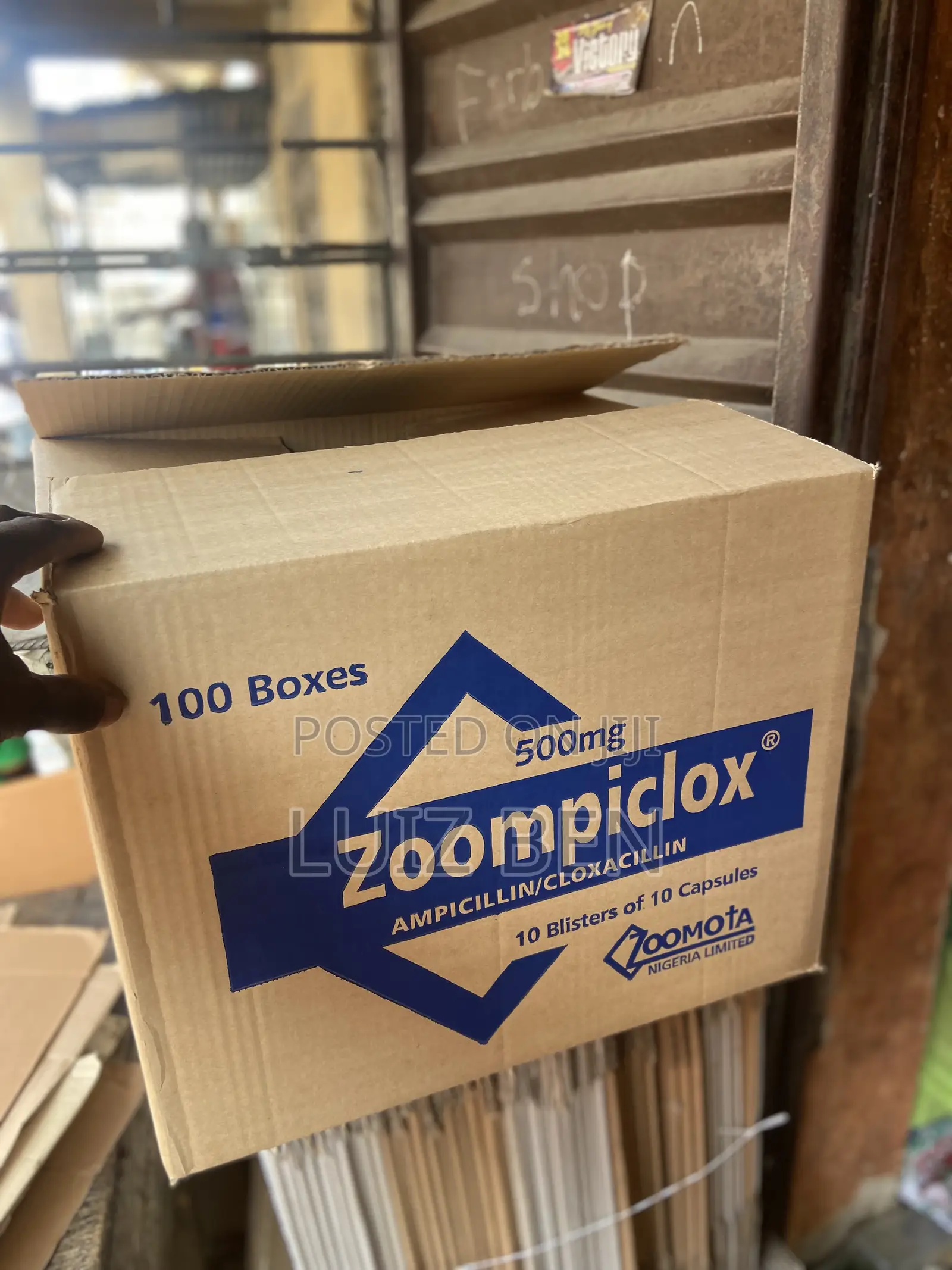 18 by 14 by 14 Zoompiclox Carton, Also Available in Plain