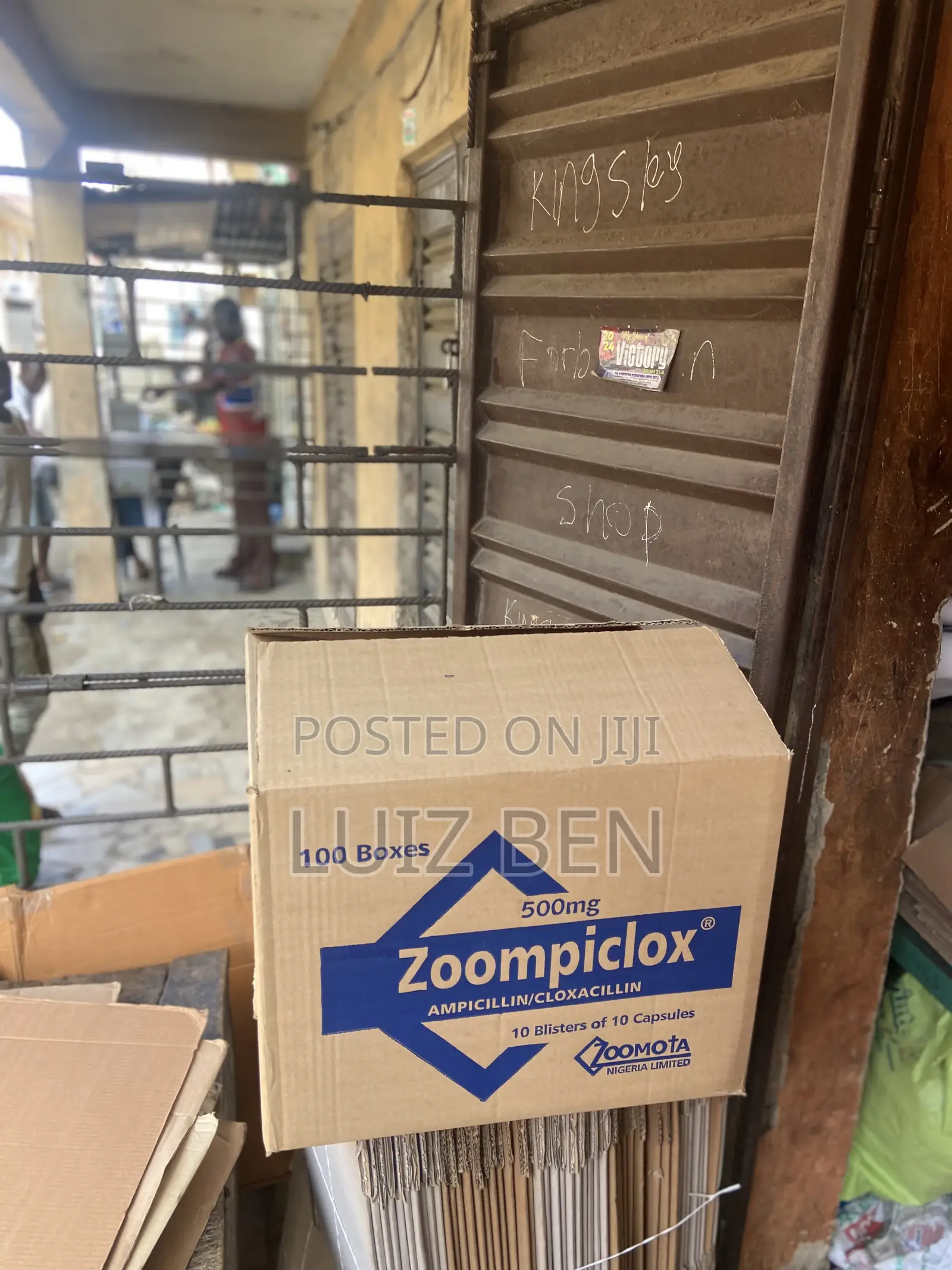 18 by 14 by 14 Zoompiclox Carton, Also Available in Plain