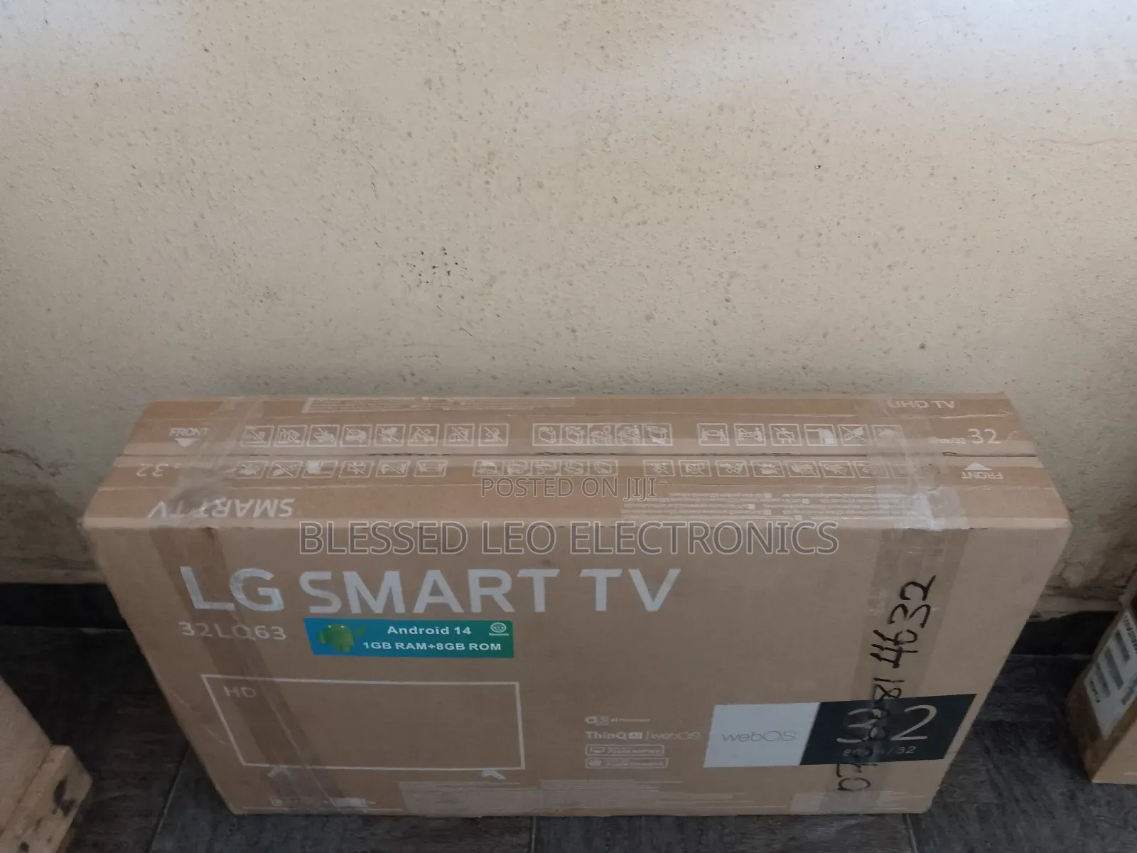 Lg 32 Inches With Sharp Control