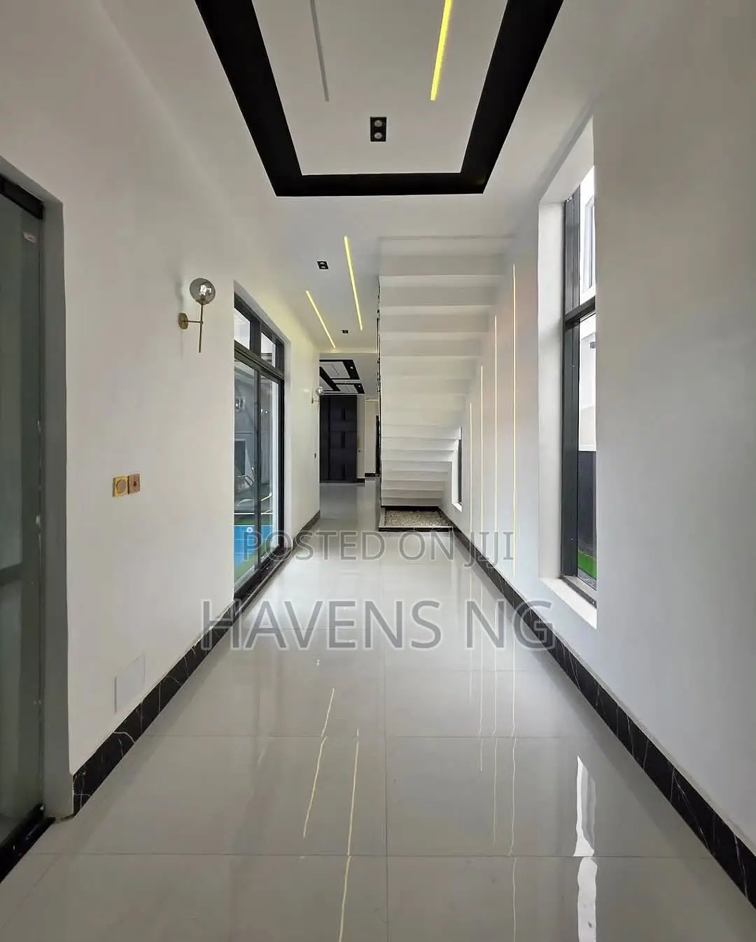 5bdrm Duplex in Lekki Phase 2 for sale