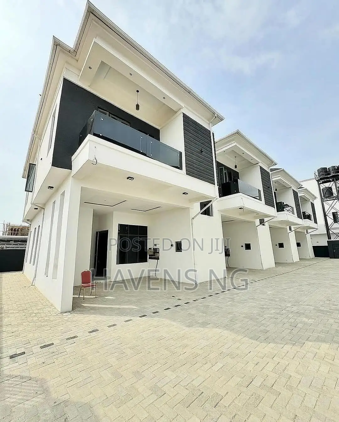 4bdrm Duplex in Lekki Phase 2 for sale