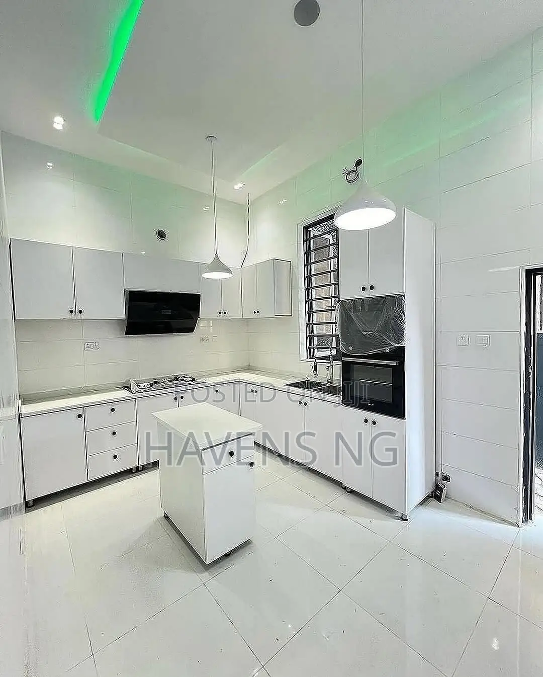 4bdrm Duplex in Lekki Phase 2 for sale