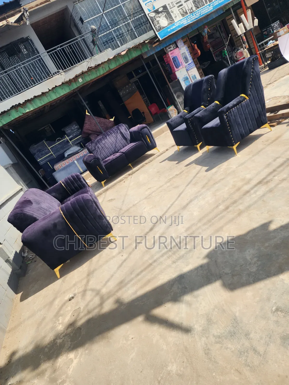Standard 7 Seaters Upholstery Padded Chairs.