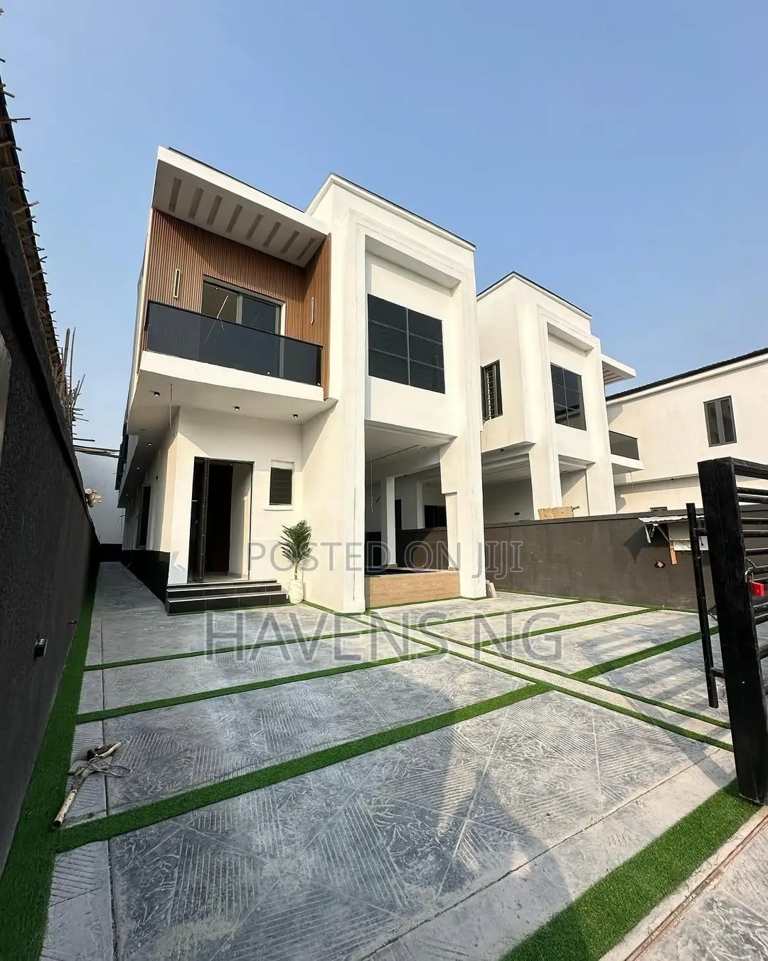 5bdrm Duplex in Lekki Phase 1 for sale