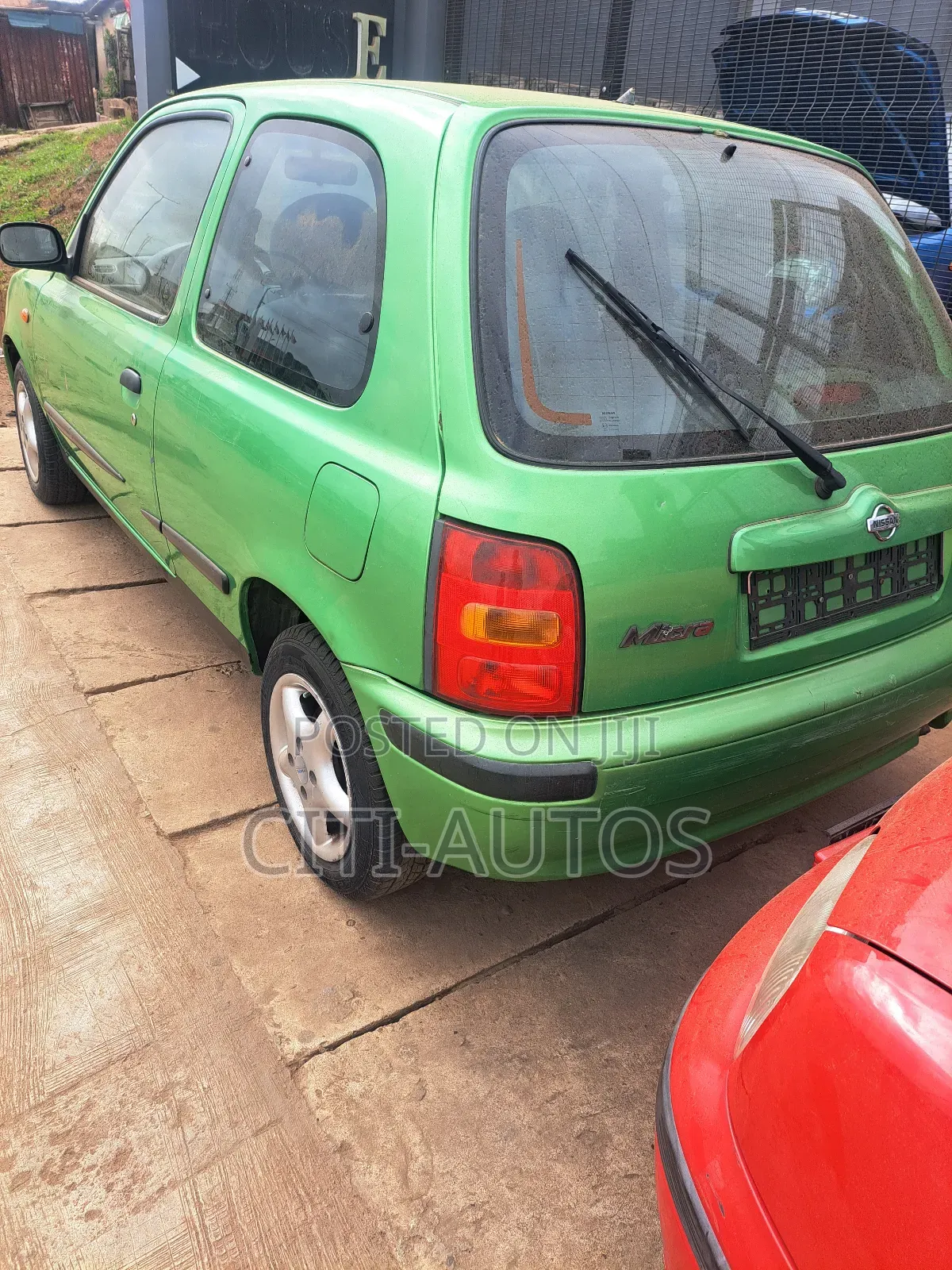 Nissan Micra 2000 Green