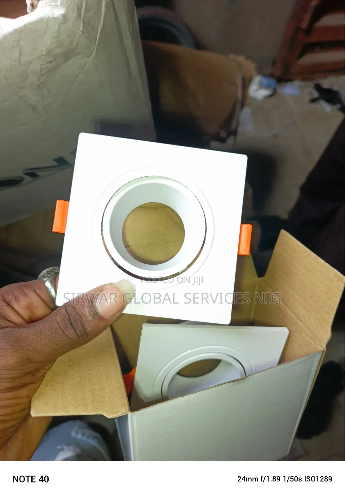 Pop Square Spotlight That Use Bulb