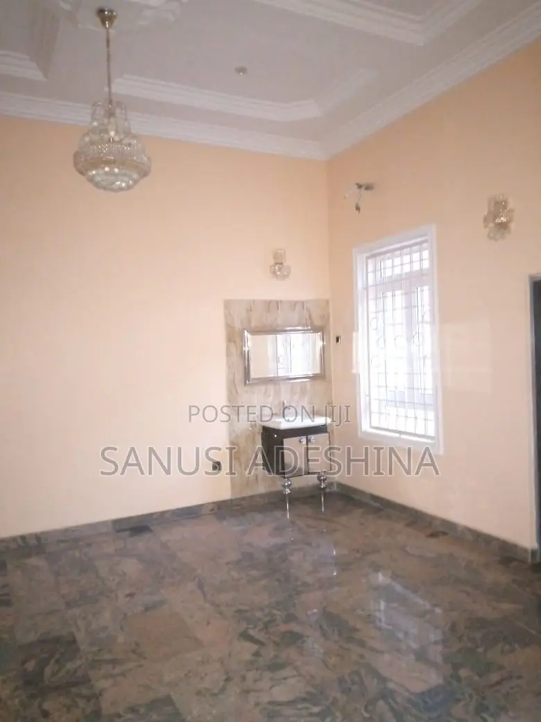 A Very Good Restaurants Place for Sale