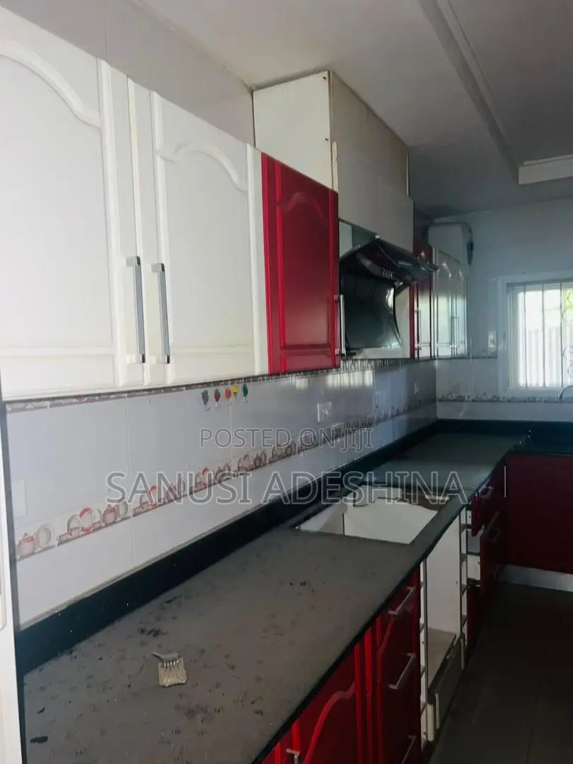 A Very Good Restaurants Place for Sale