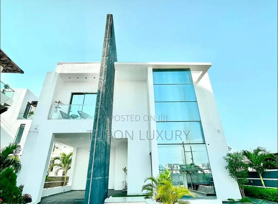 Massive 4 Bedroom Detached Home With Pool, Snookers
