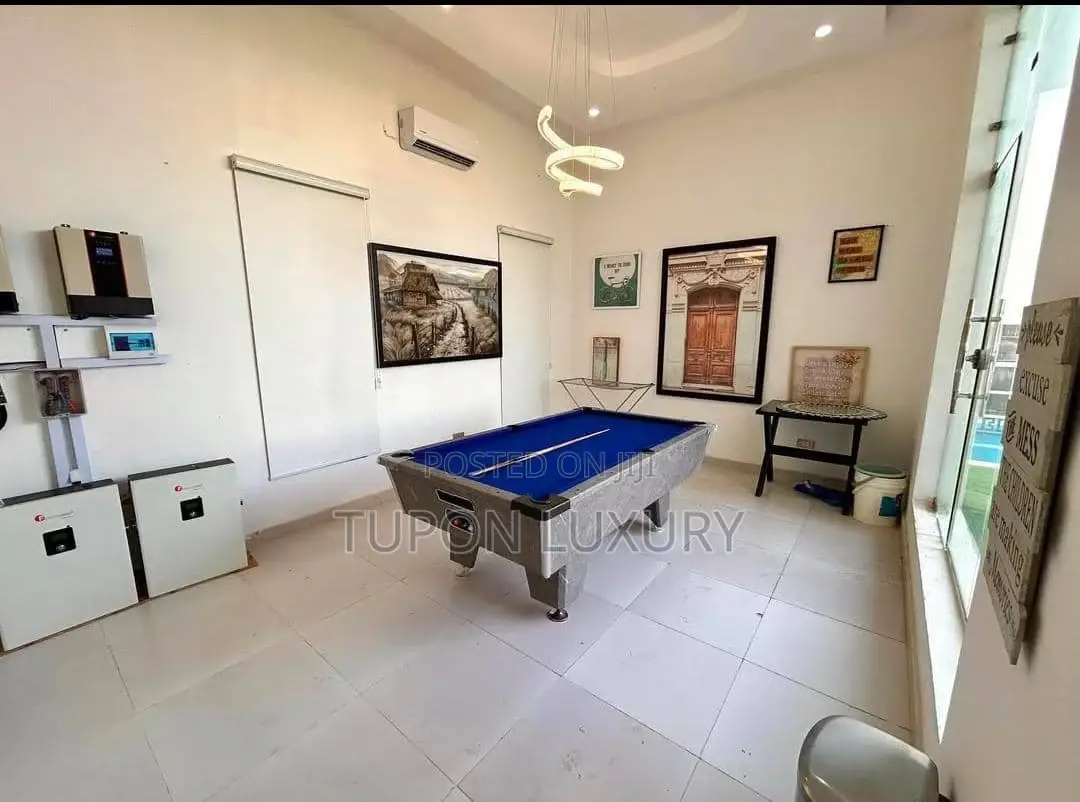 Massive 4 Bedroom Detached Home With Pool, Snookers