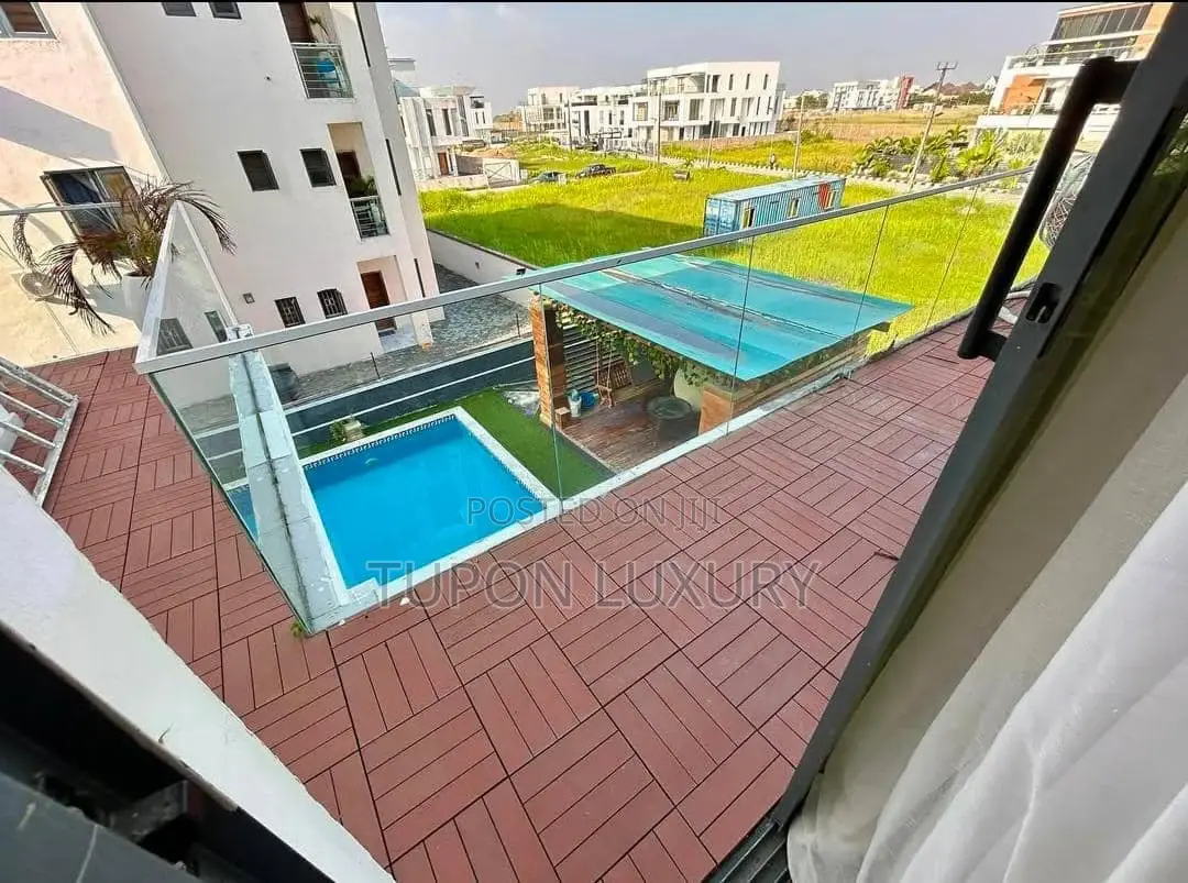 Massive 4 Bedroom Detached Home With Pool, Snookers