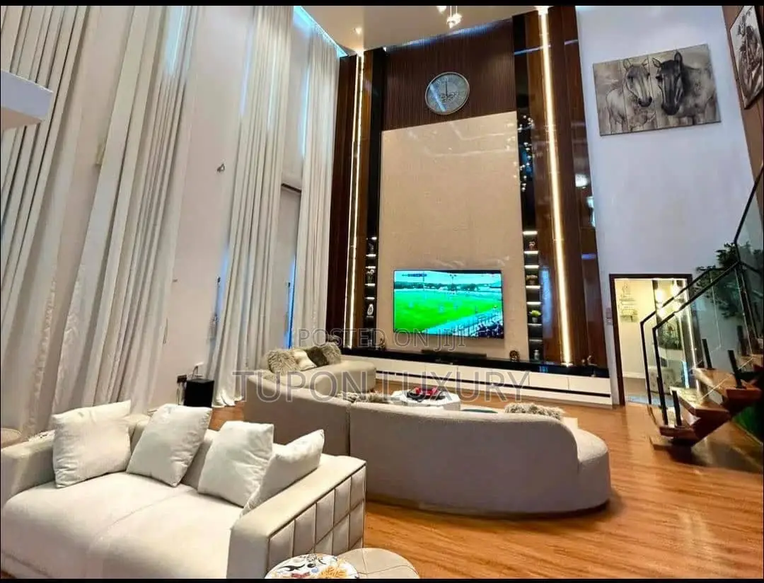 Massive 4 Bedroom Detached Home With Pool, Snookers
