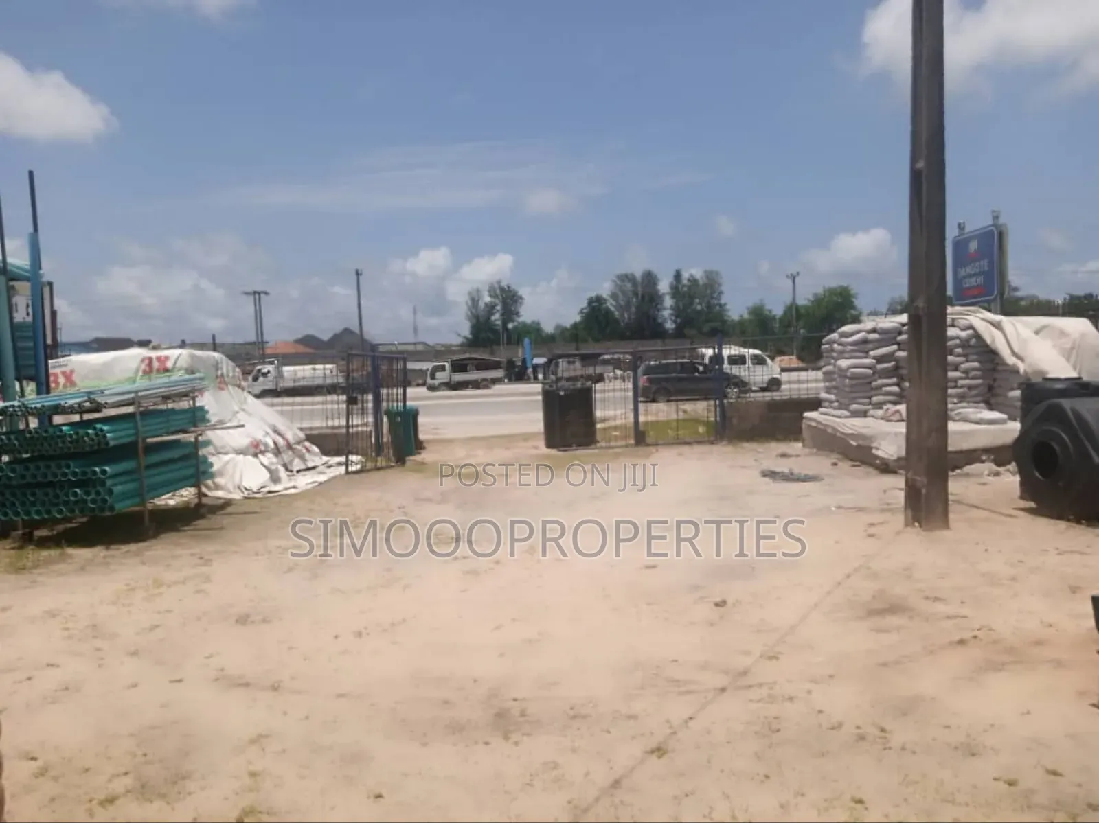 A Plot of Facing Express Space for Rent