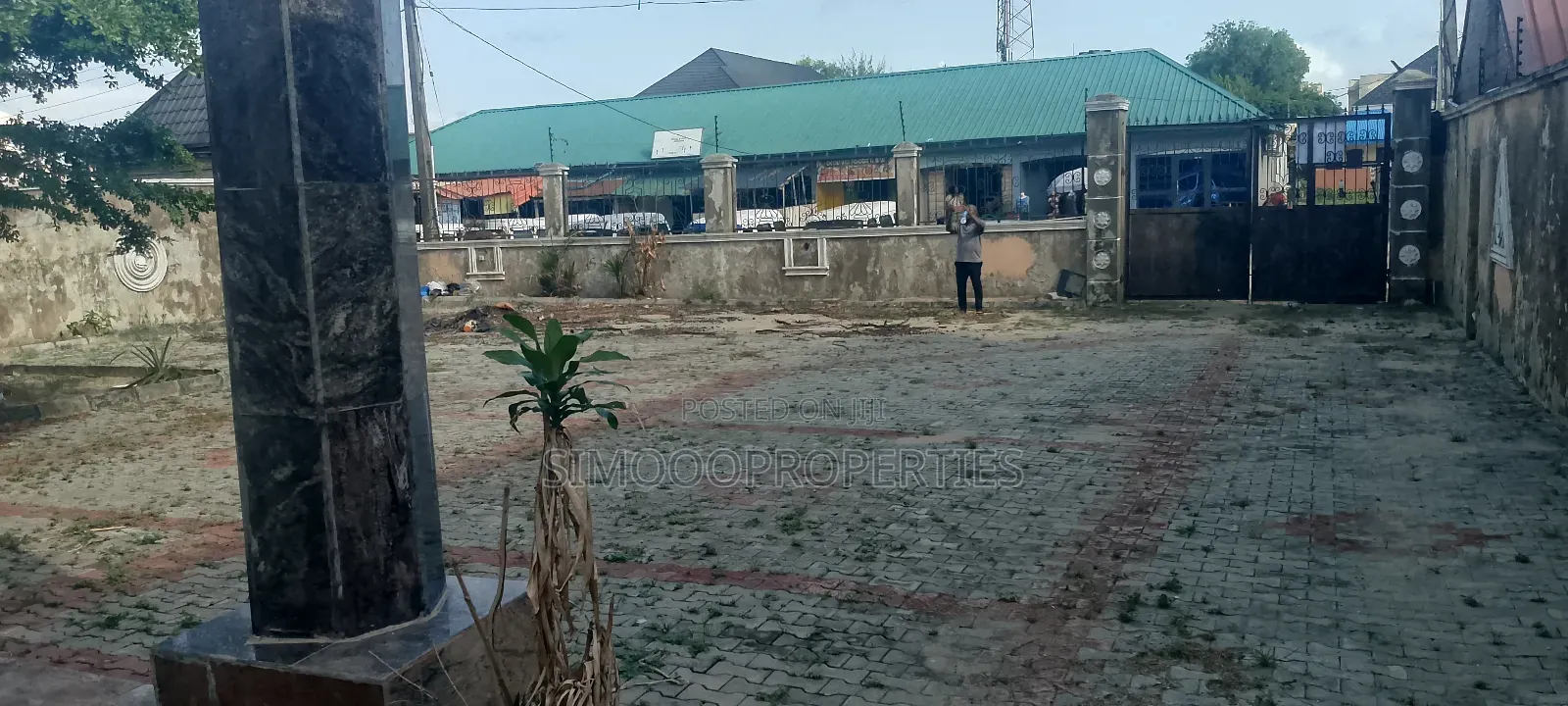 3bdrm Block of Flats in Ogunfayo, Awoyaya for sale