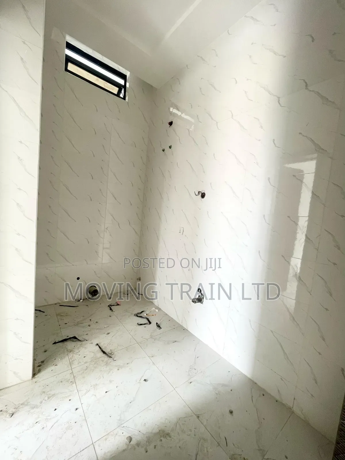 4bdrm Duplex in Chevron for sale