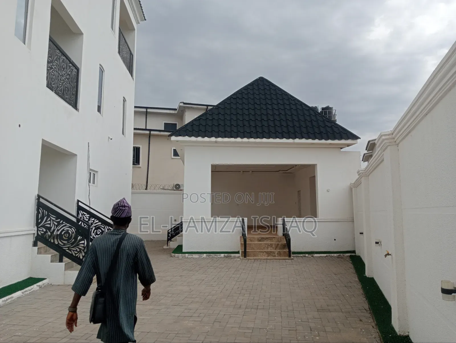 17bdrm Mansion in Asokoro for sale