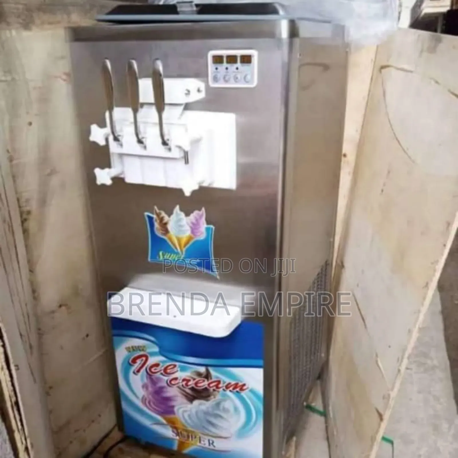 Standing Ice Cream Machine Original