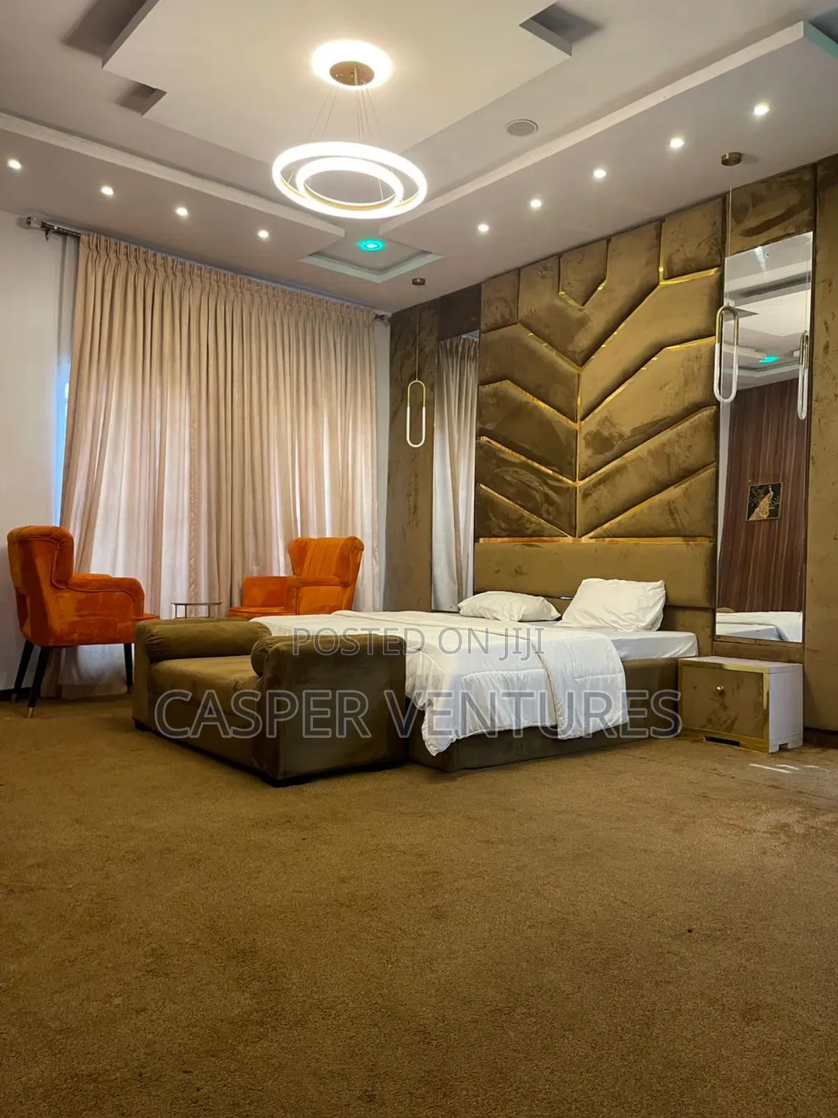 Colorful and Cozy Masterbedroom
