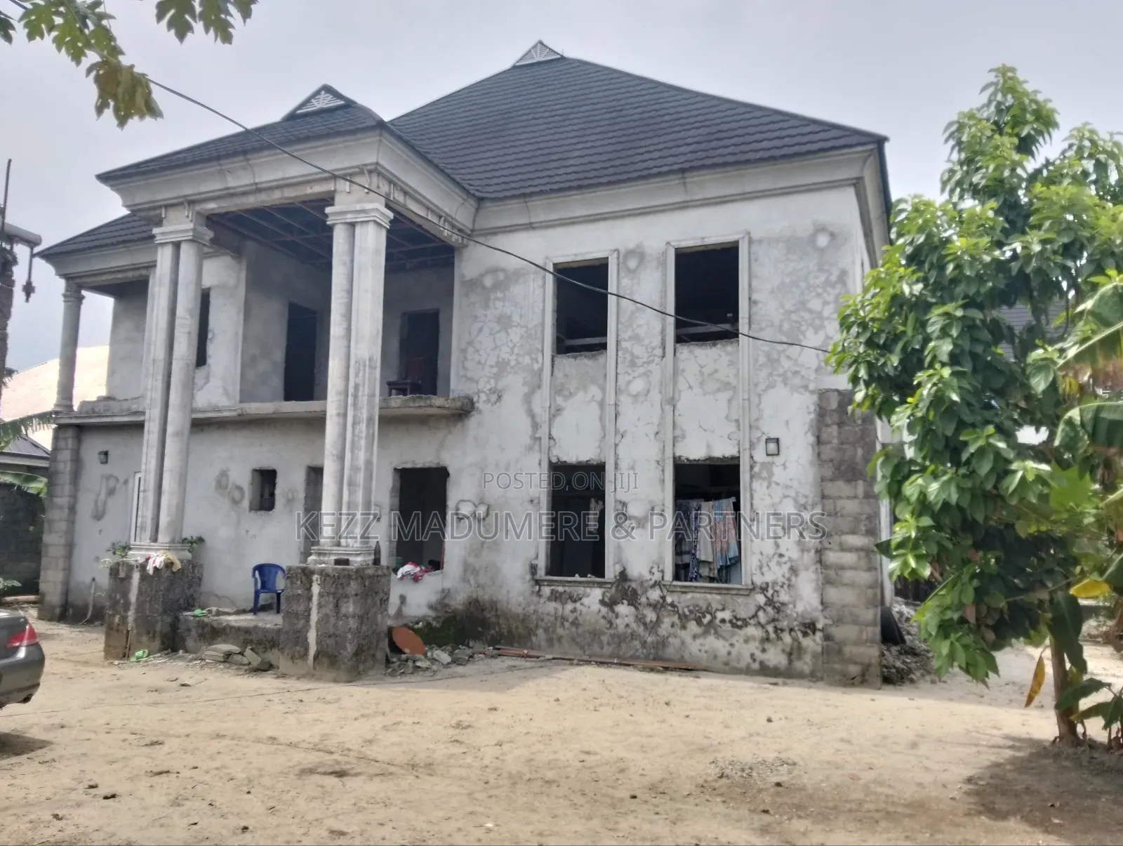 5bdrm Duplex in Happy Street , for sale
