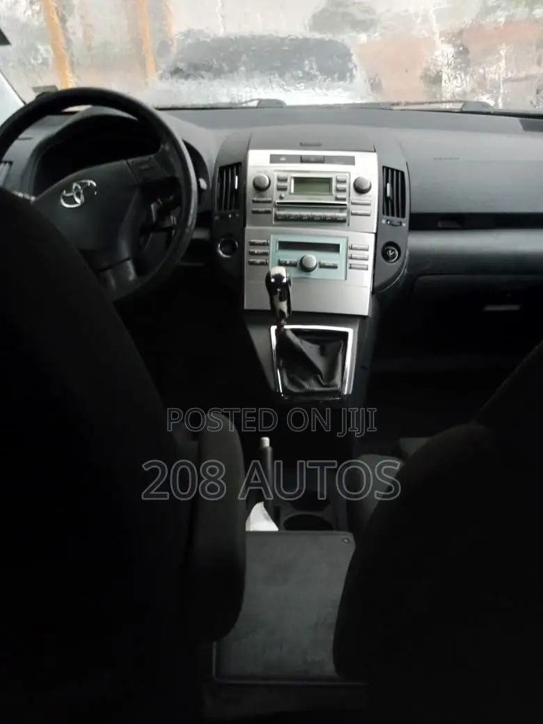 Toyota Corolla Verso 1.8 2004 Silver