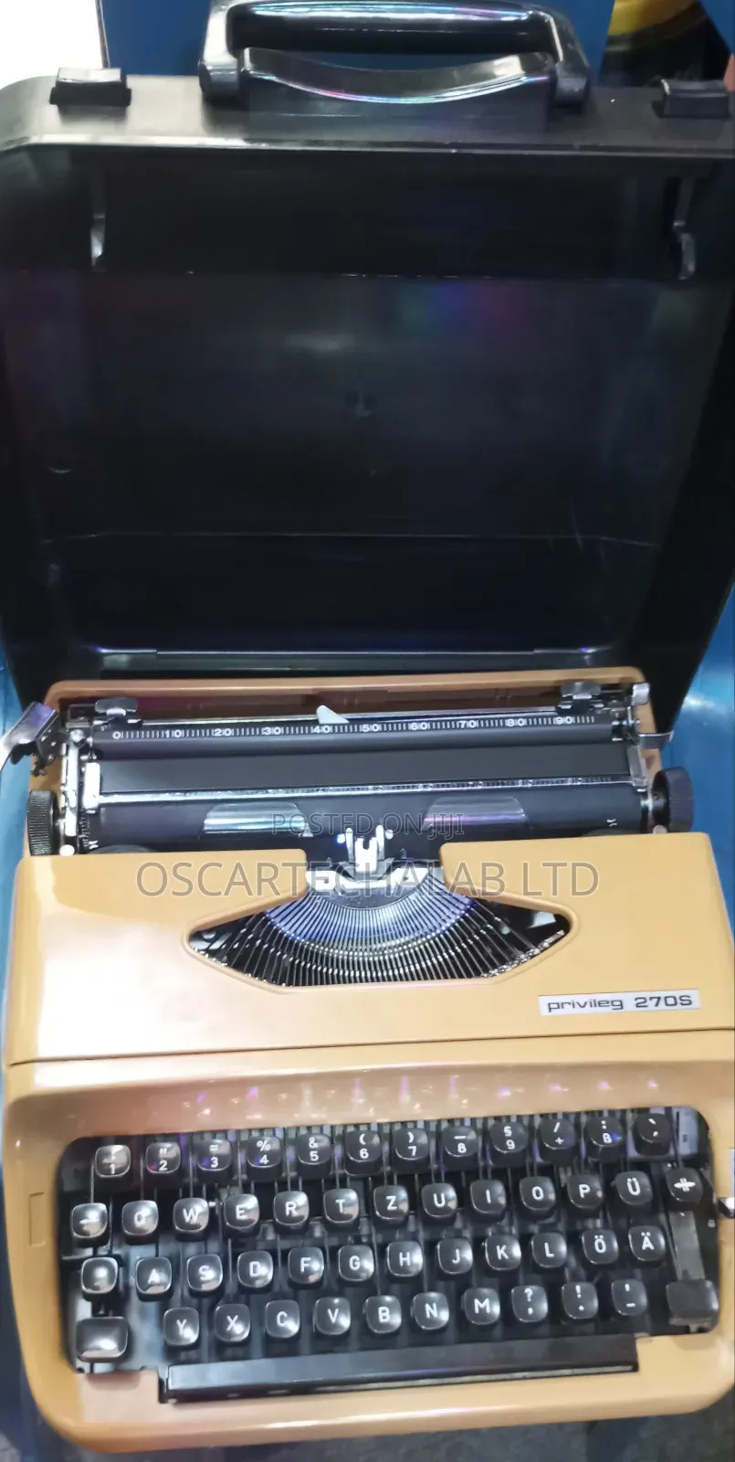 Privileg 270s Portable Manual Typewriter (In Box)