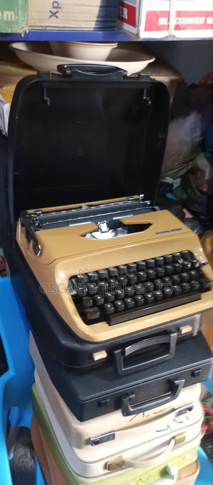 Privileg 270s Portable Manual Typewriter (In Box)