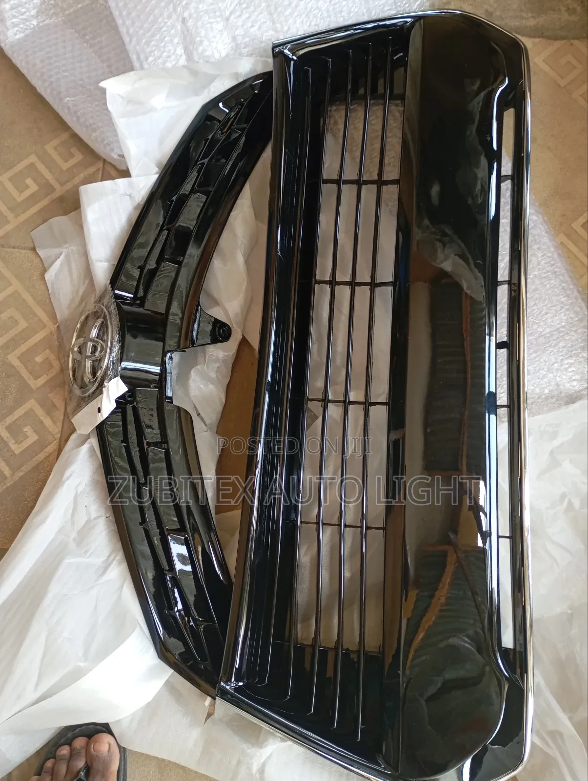 Up and Down Grill Corolla 2014 Model