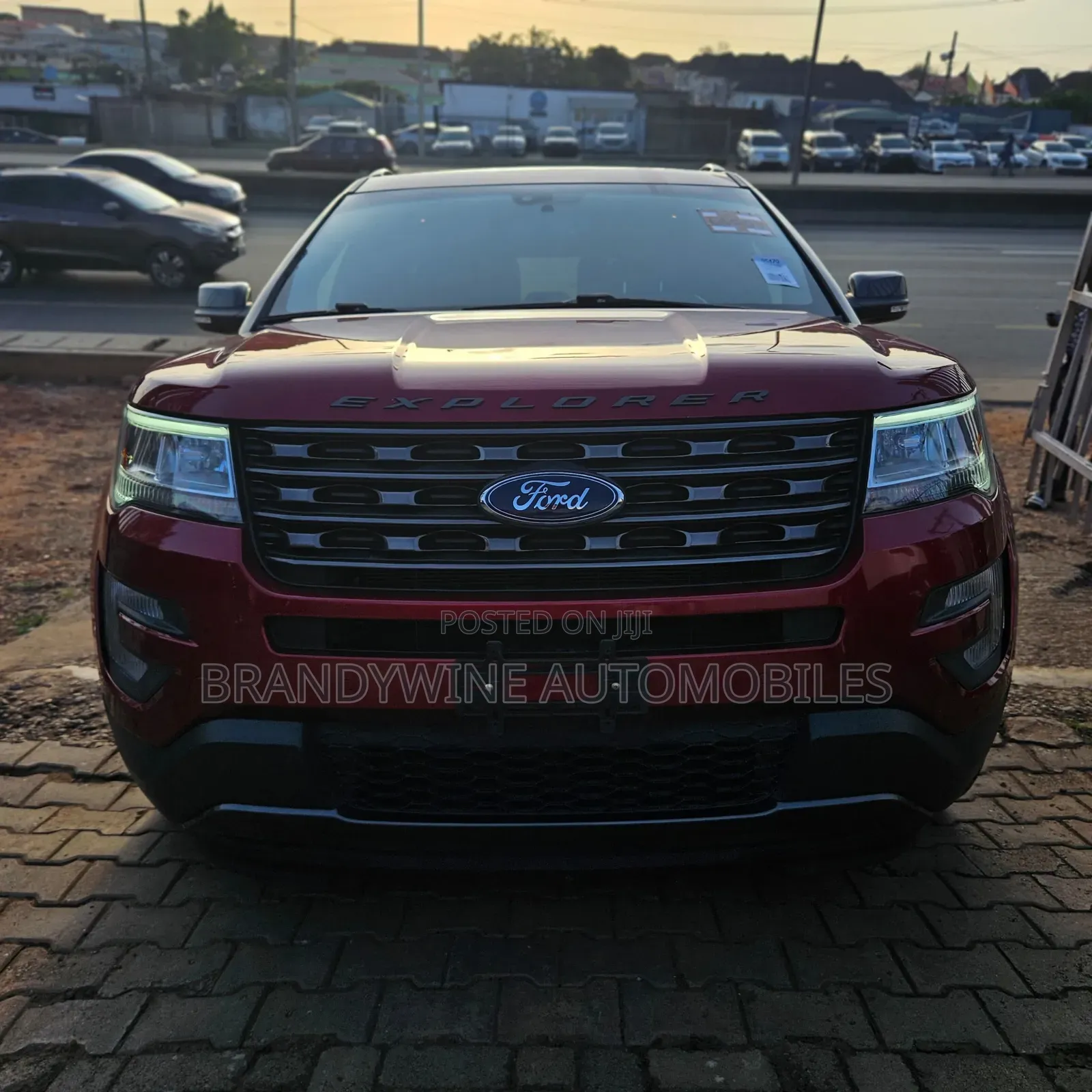 Ford Explorer XLT AWD 2018 Red
