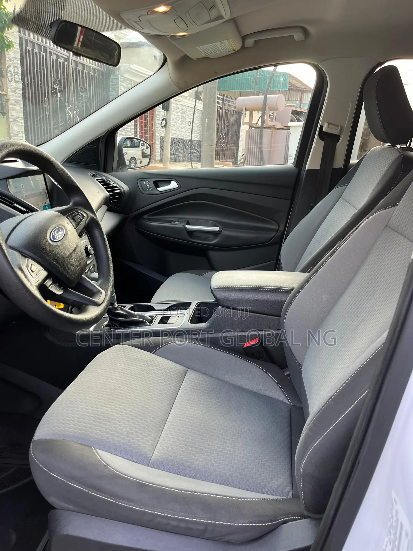 Ford Escape SE FWD 2018 White