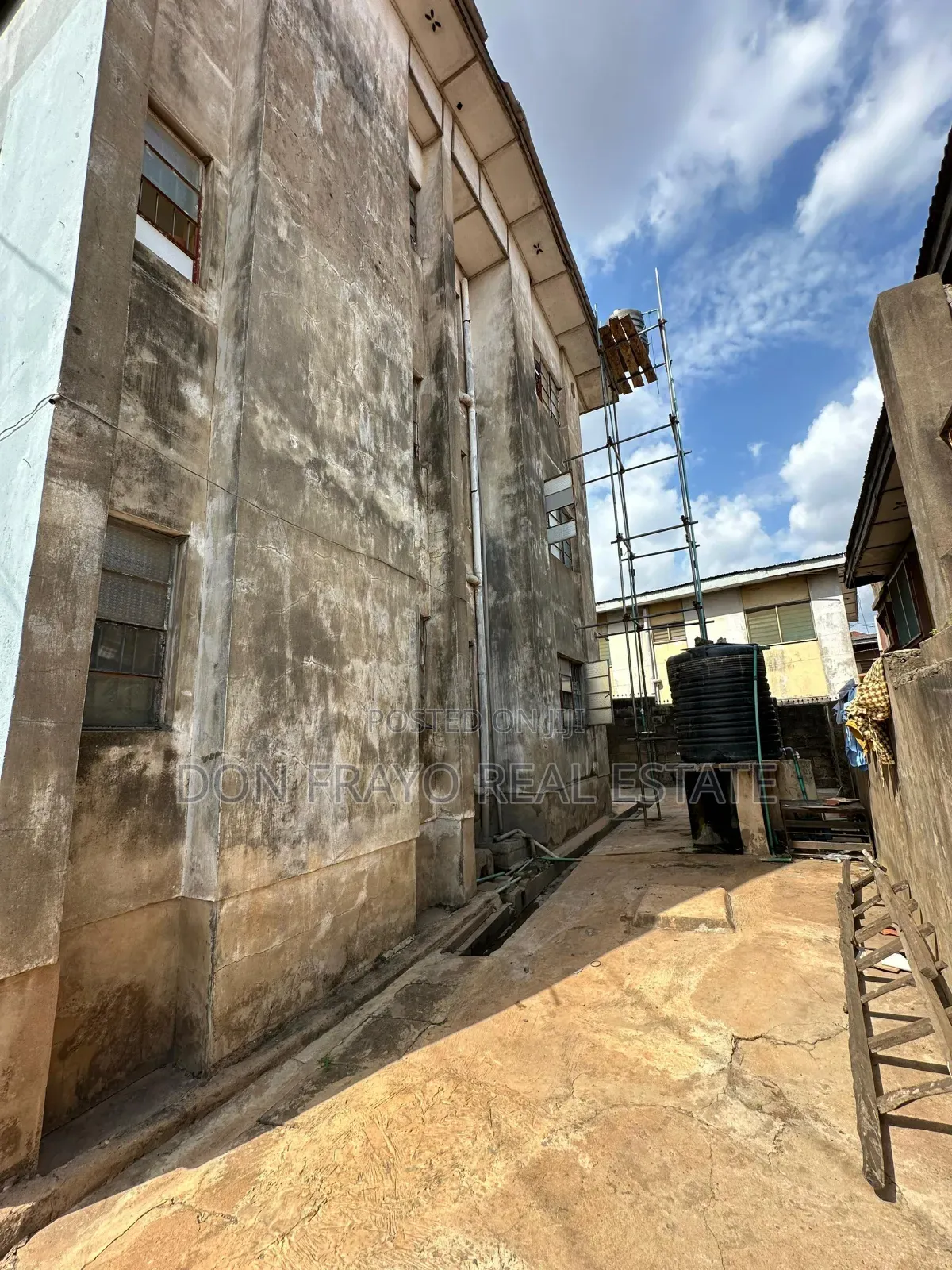 18bdrm Block of Flats in Iwo Road Estate for sale