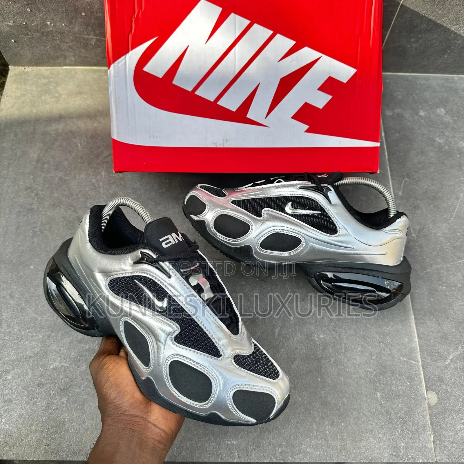 Original Nike Air Max Muse Sneakers