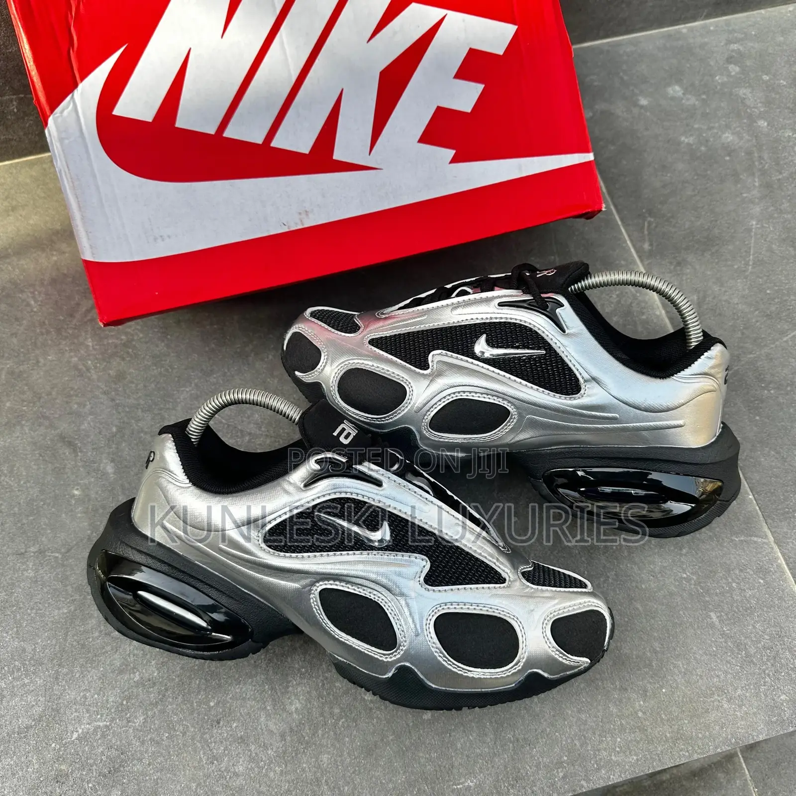 Original Nike Air Max Muse Sneakers