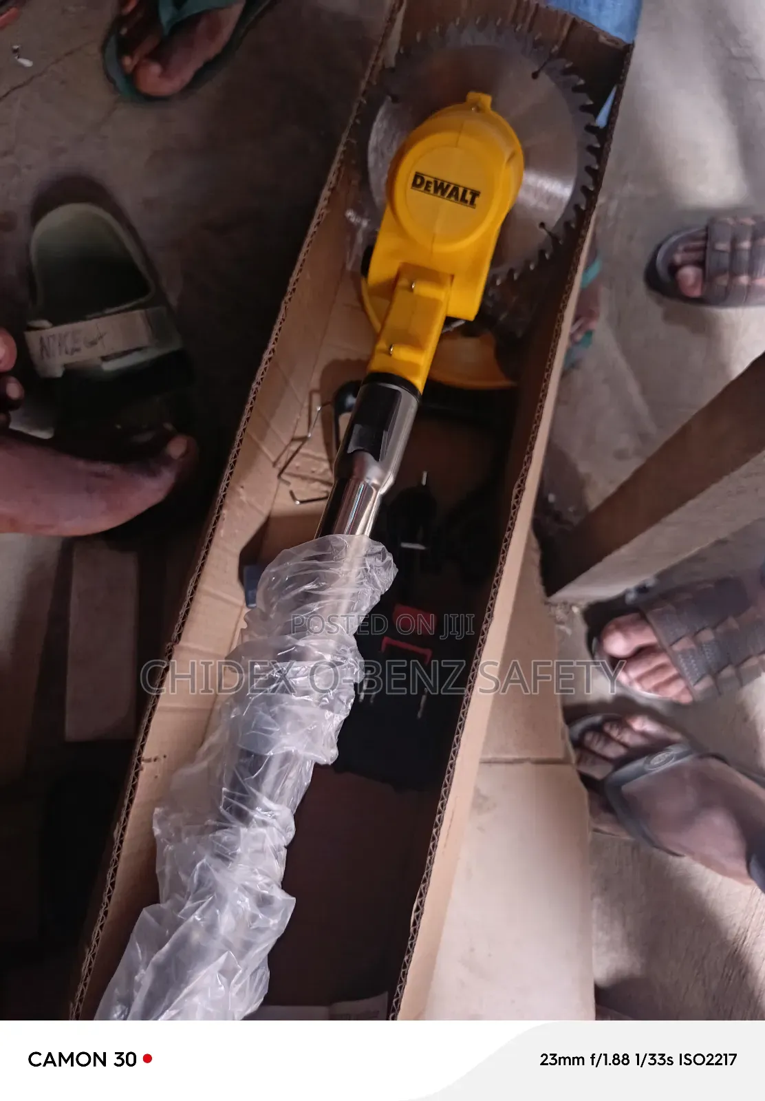 Dwalt Cordless Garden Brush Cutter