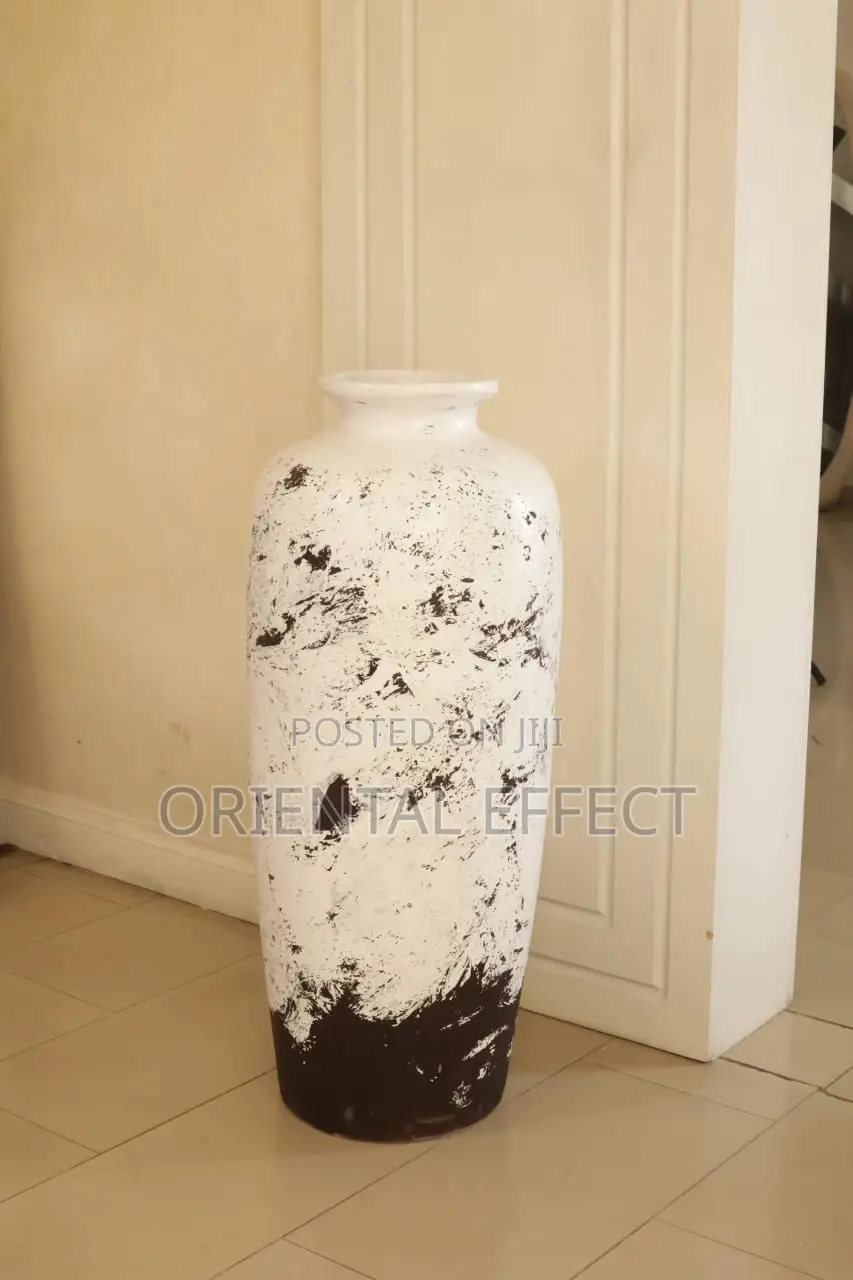 Uri Pot (White Splash)