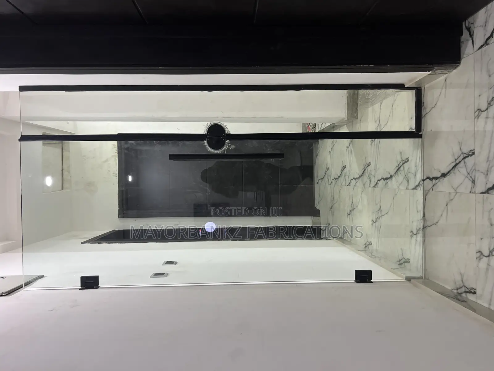 Frameless Door With Frosted Effect