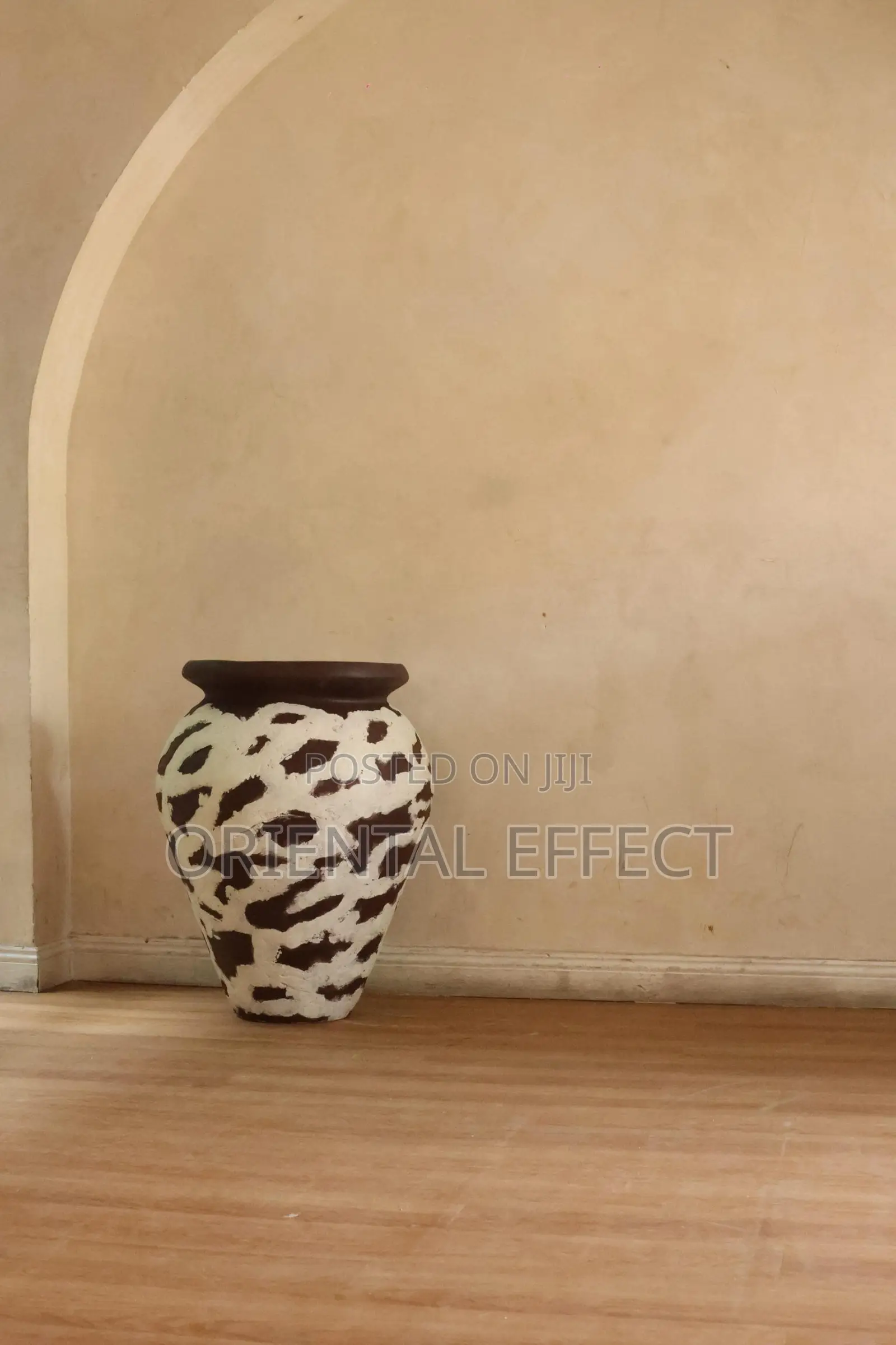 Odemis Pot (White Creed)