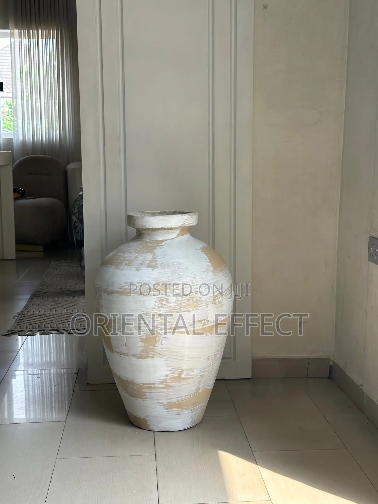 Onasis Pot (Round Stroke)
