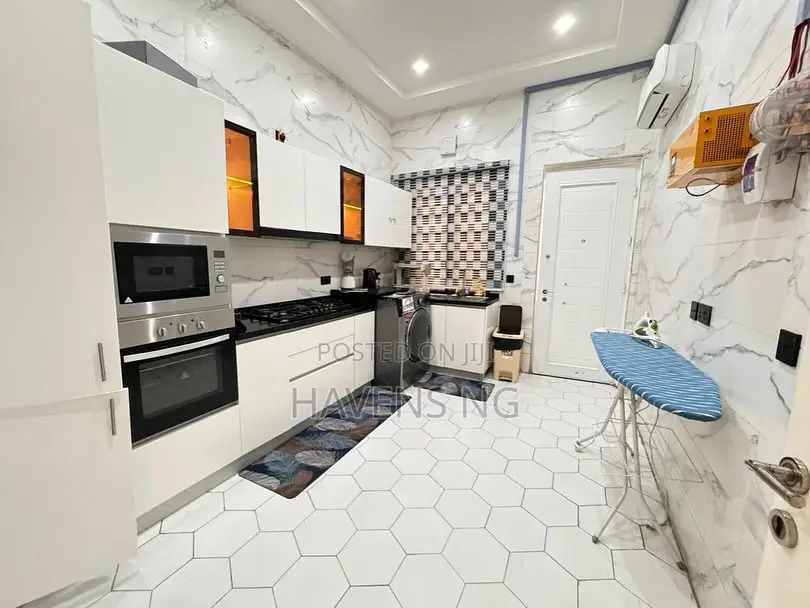 Stunning 3-Bedroom Waterfront Terrace