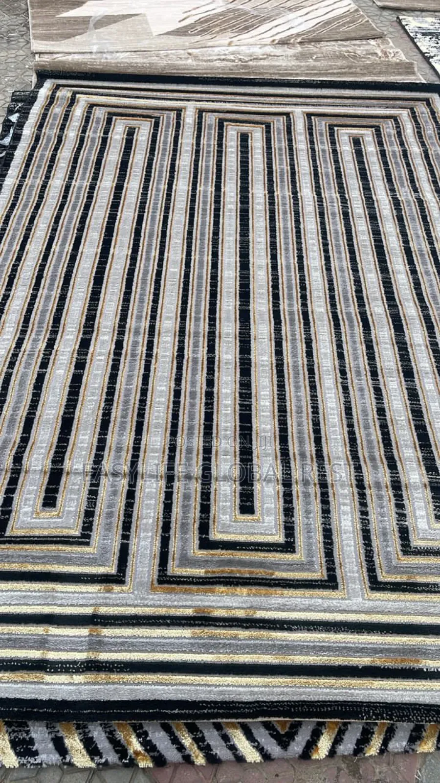 Rug (Center)
