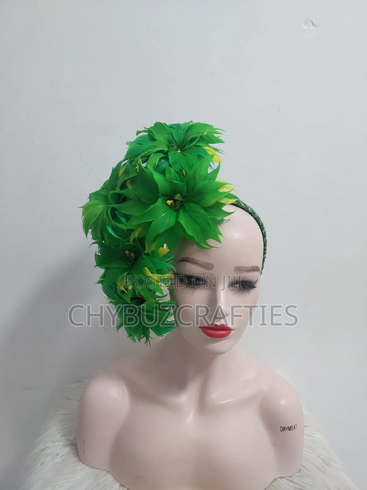 Lemon Green Feathery Facinator