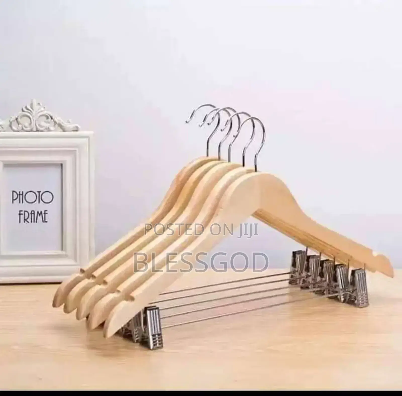 10pcs Wooden Cloth Hanger With Clips