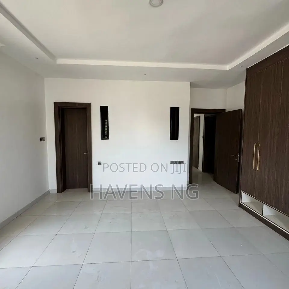 4bdrm Duplex in Life Camp for sale