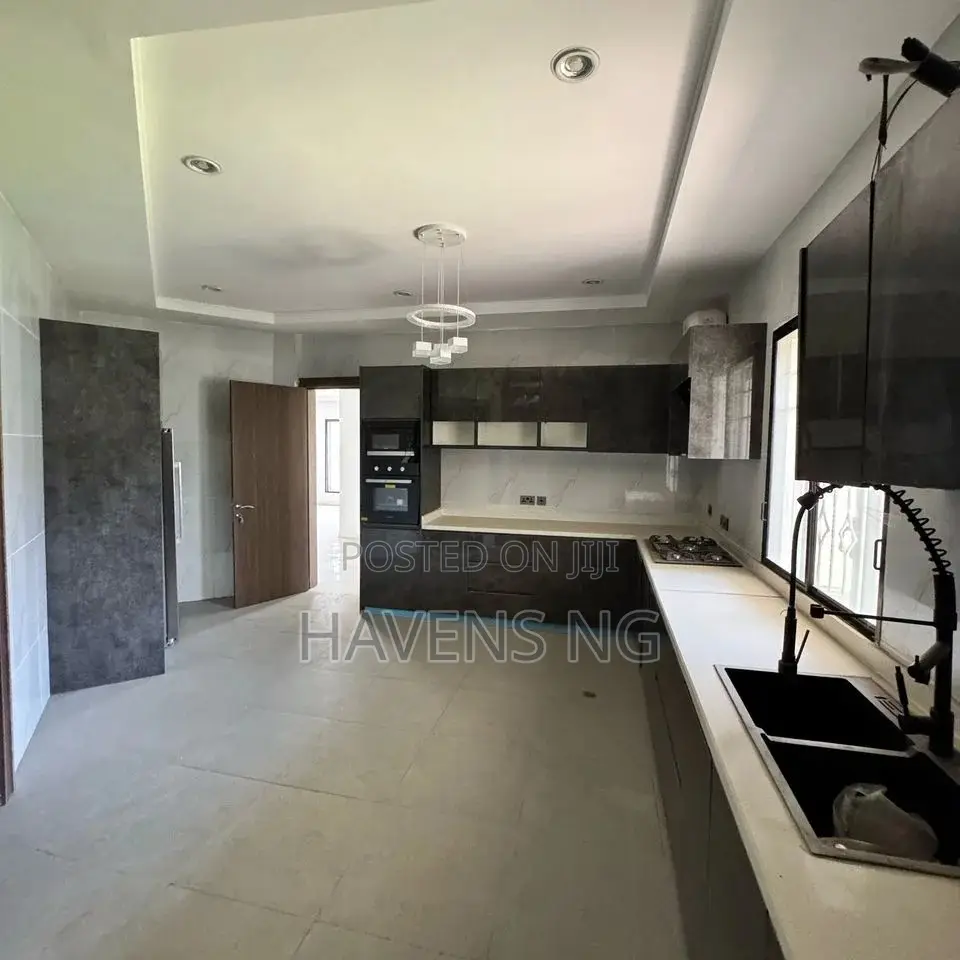 4bdrm Duplex in Life Camp for sale
