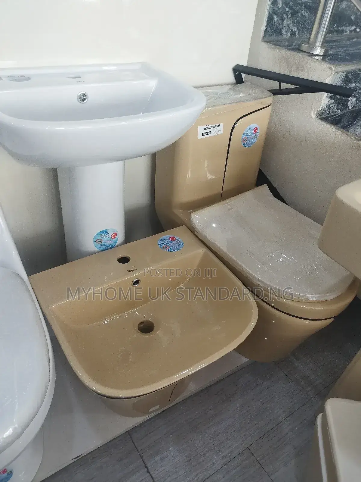 Original Soft Landing Wc With Conceal Basin