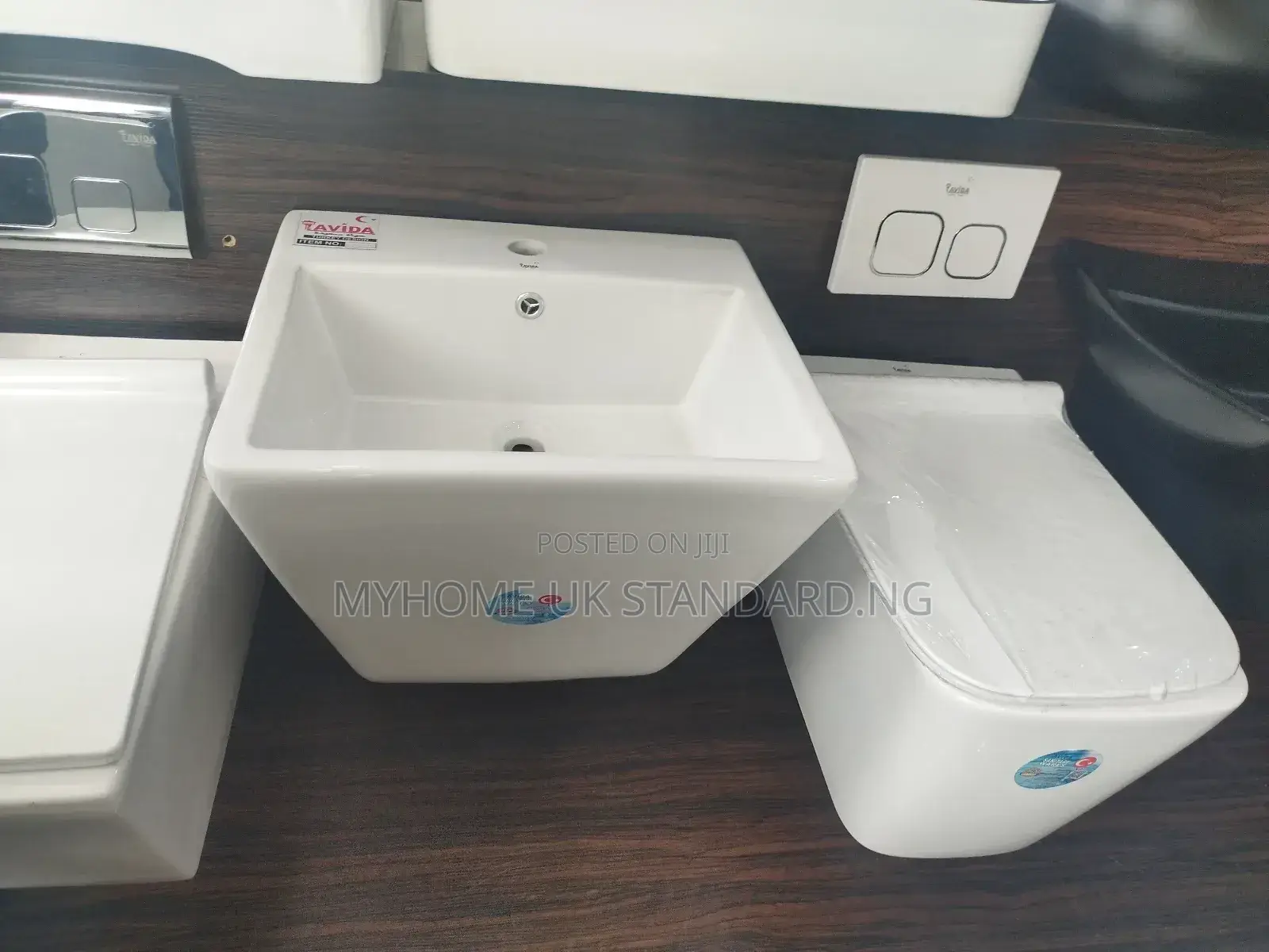 Wall-Hung Basin, Maximizing Floor Space.