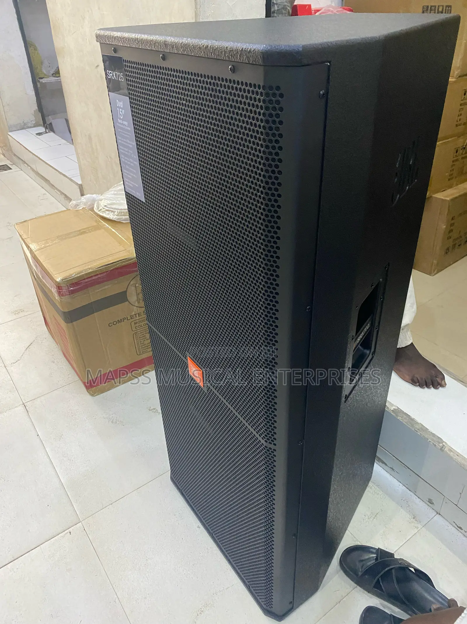 JBL Srx725 Dual 15-Inch Two-Way Loudspeaker.