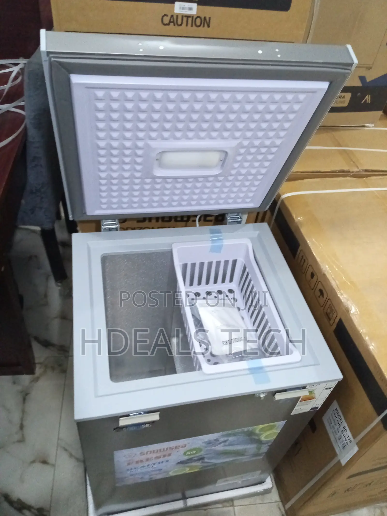 Compact Snowsea 100l Freezer - Ideal for Dorms Apartments