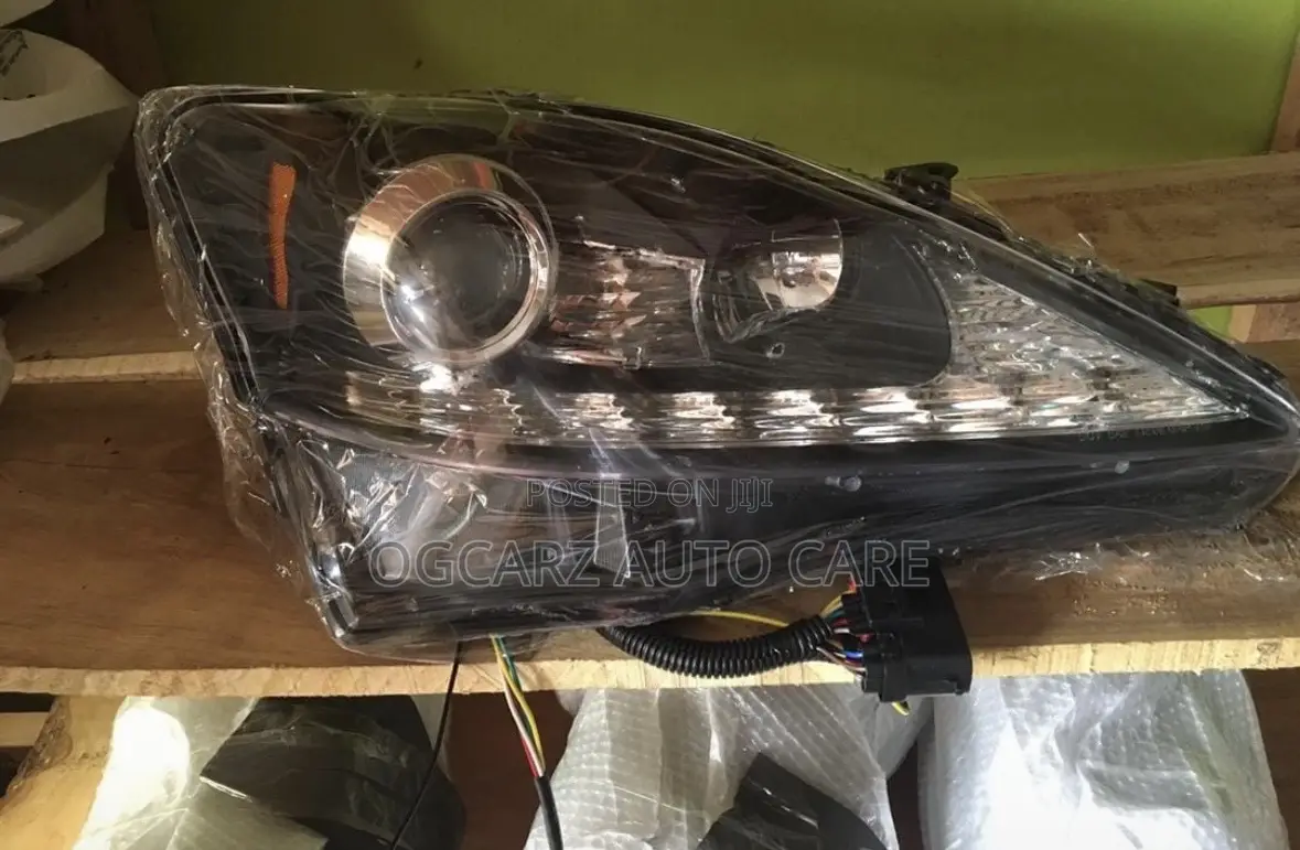 Is250 2008 2010 Headlamp Two Torch Available
