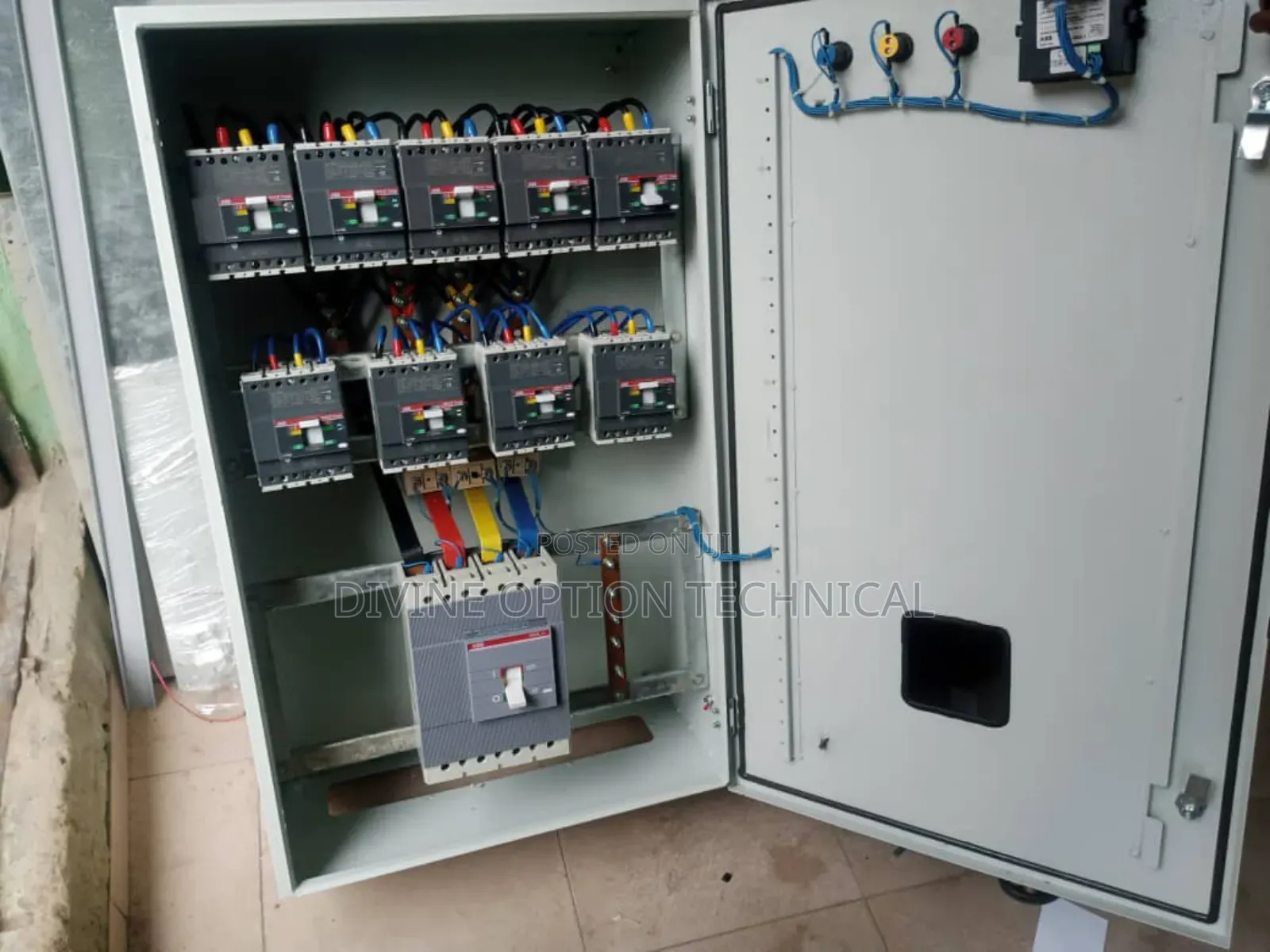630amps Main Breaker Panel With 12 X100amps Outgoing Breaker