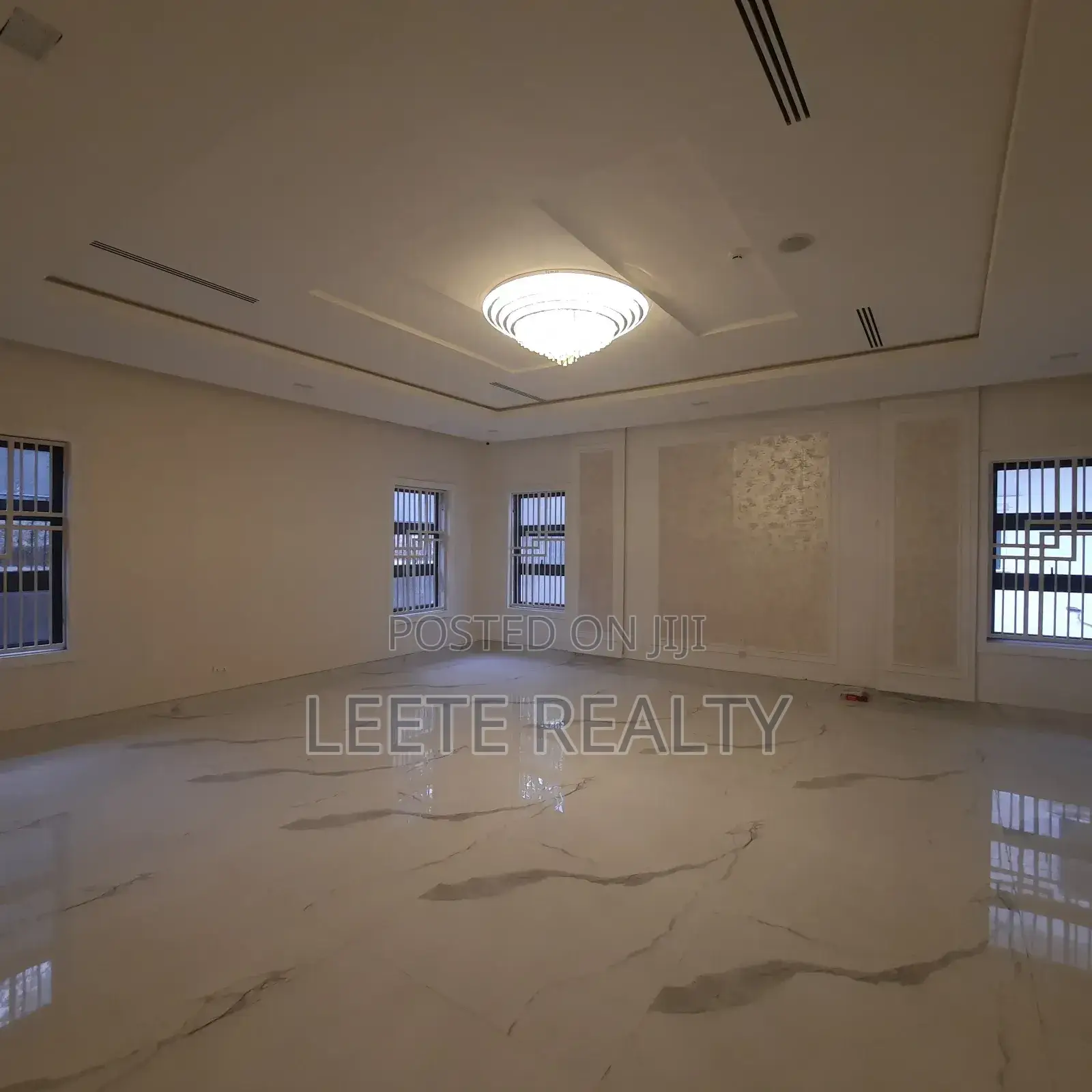 9bdrm Maisonette in Maitama for sale